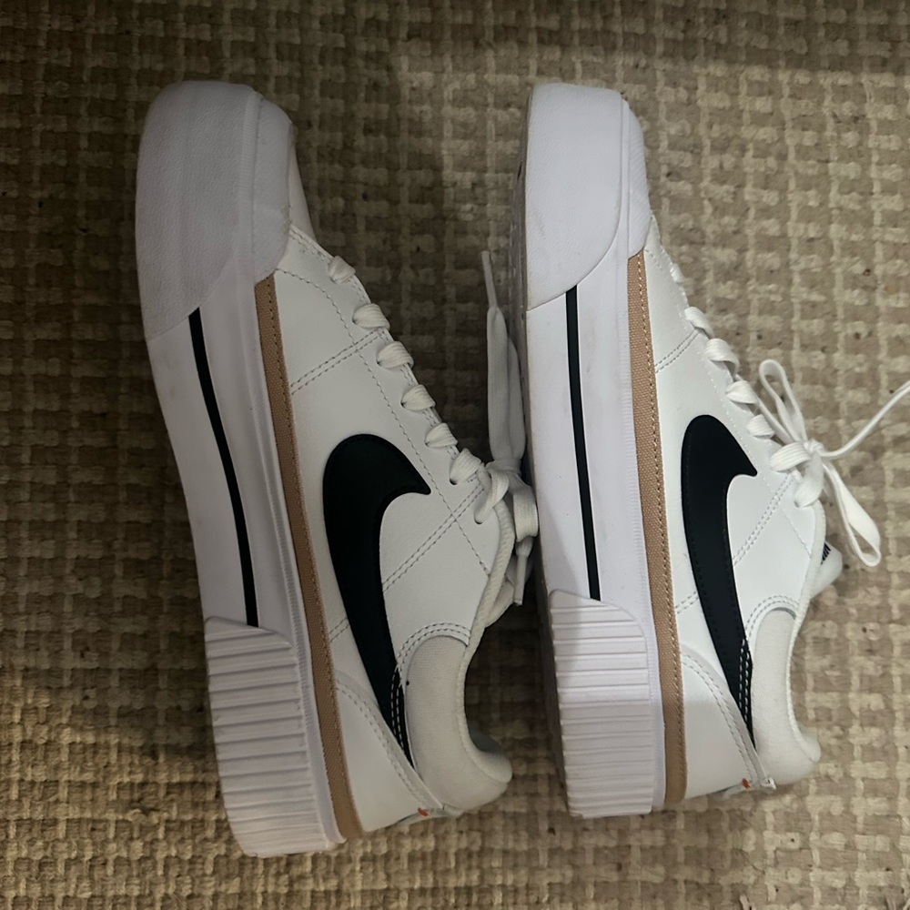 Nike Men's White and Black Sneakers with Tan Accents